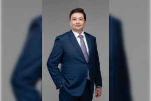 Решением Единственного акционера от 12 февраля 2025 года, на должность исполняющего обязанности Председателя Правления НАО «Международный центр зеленых технологий и инвестиционных проектов» избран  Калкаманов Сакен Амангельдинович