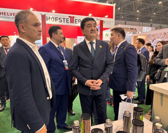 Министр экологии и природных ресурсов посетил павильоны казахстанских компаний на RES 2026 EXPO
